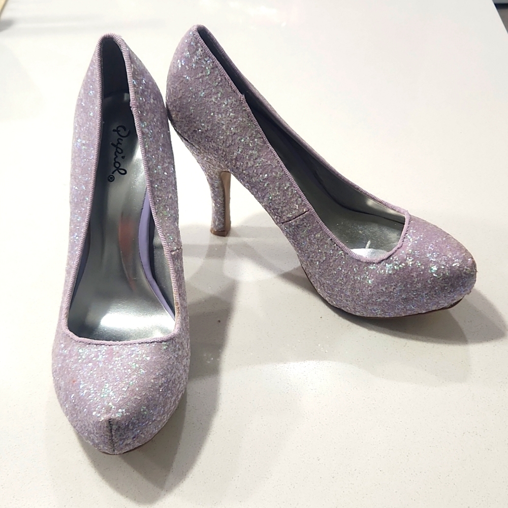 Bright lilac high heels with glitter